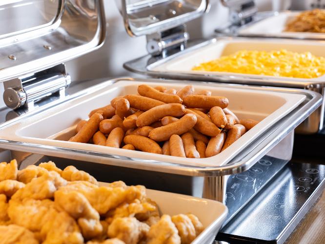 朝食|旅の朝をもっと楽しく!バラエティ豊かなメニューが並びます。